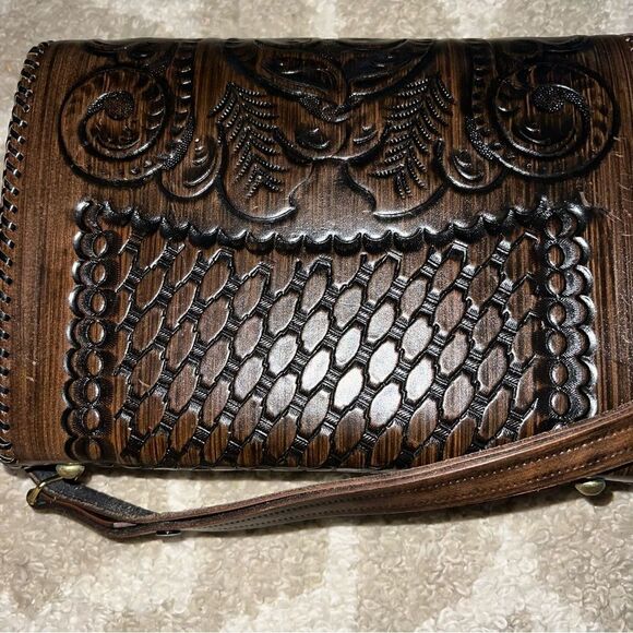 Joo Kay Elegant Brown Embossed Leather Bag - Picture 6 of 9